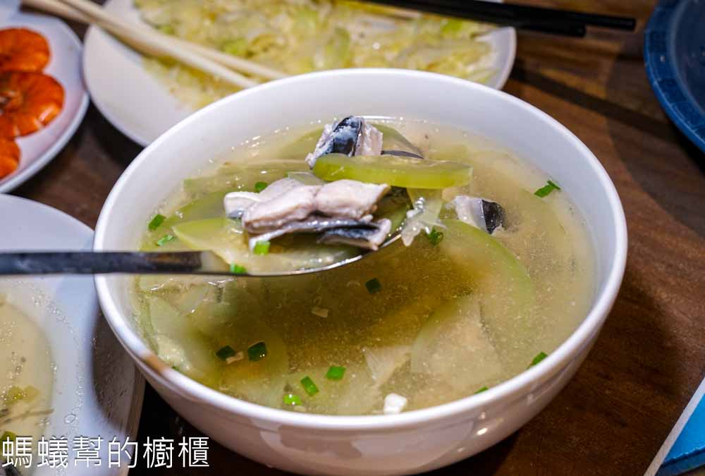 鹽鄉民宿餐廳 | 台南北門井仔腳鹽田旁古早味餐廳，虱目魚一夜干、西瓜綿鮮魚湯必點。