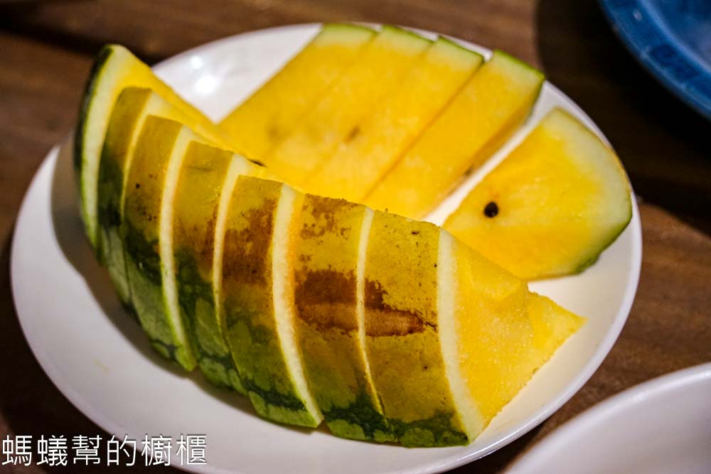 鹽鄉民宿餐廳 | 台南北門井仔腳鹽田旁古早味餐廳，虱目魚一夜干、西瓜綿鮮魚湯必點。