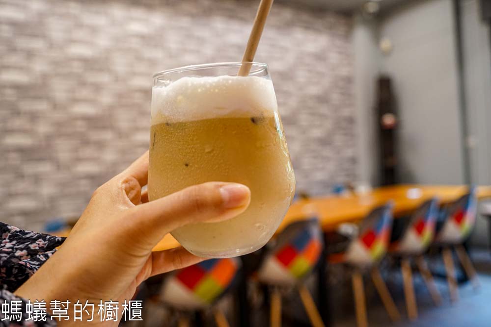 HM Cafe | 彰化市大埔路上寧靜咖啡館，城市中一縷小清新，販售帕尼尼。