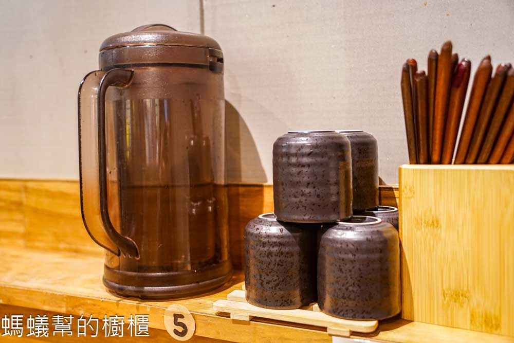 羽庵亭 | 員林電影院下方綜合市場裡，雞白湯拉麵、魚介沾麵。