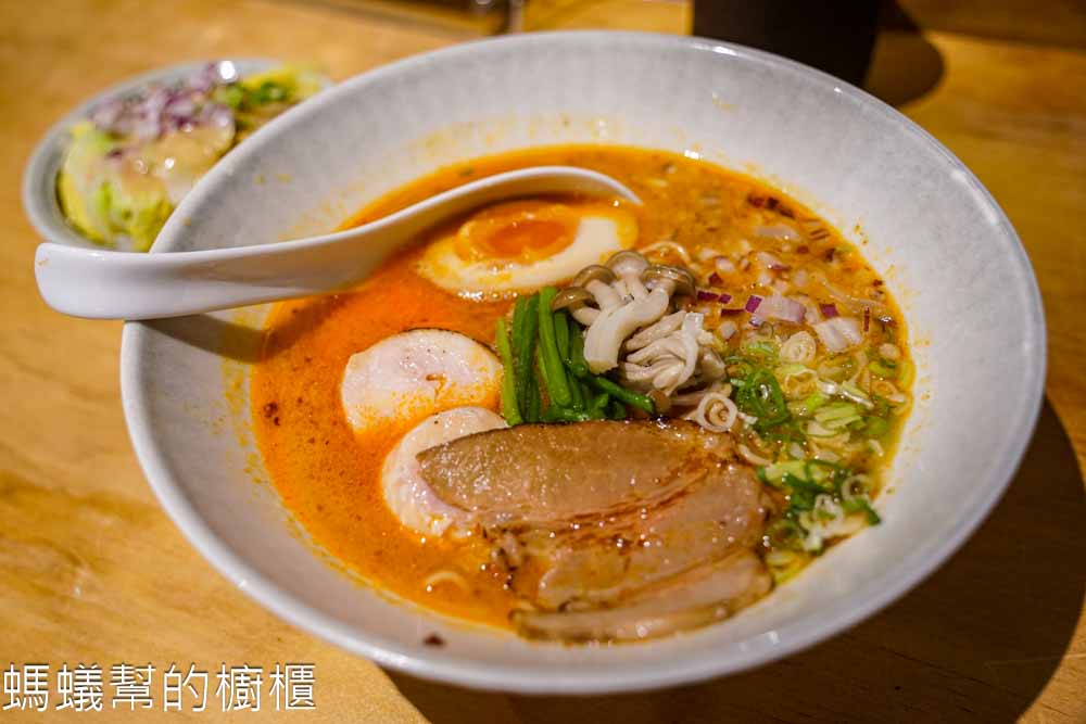羽庵亭 | 員林電影院下方綜合市場裡，雞白湯拉麵、魚介沾麵。