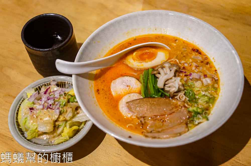 羽庵亭 | 員林電影院下方綜合市場裡，雞白湯拉麵、魚介沾麵。