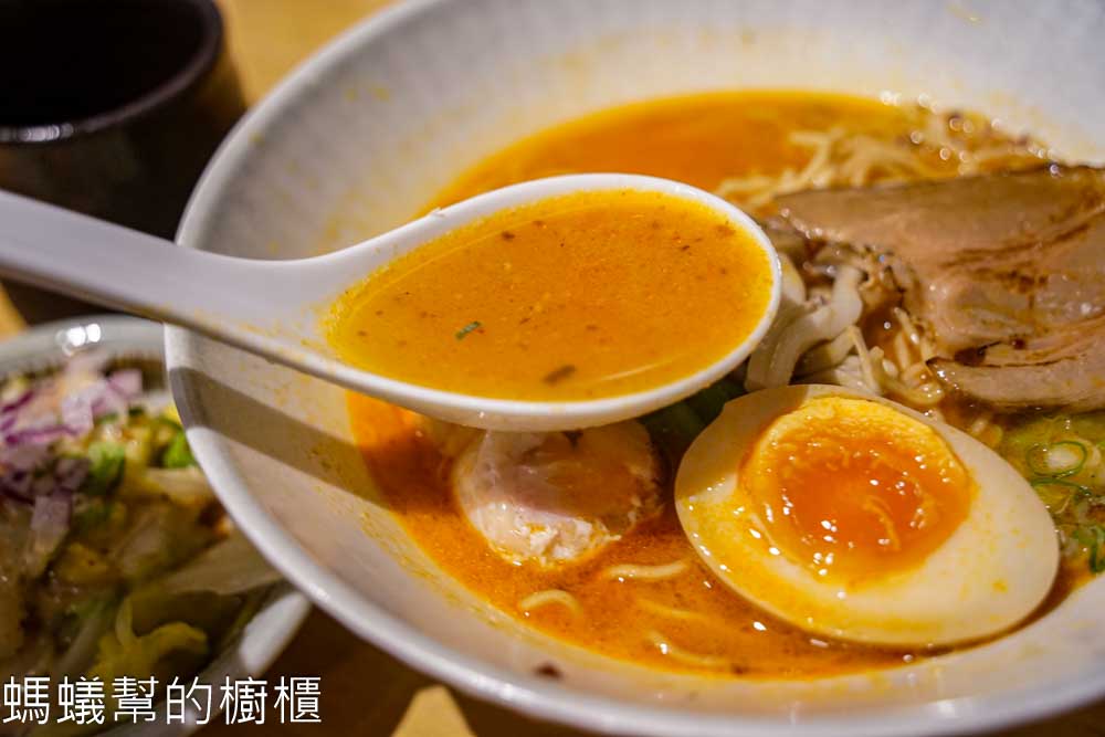 羽庵亭 | 員林電影院下方綜合市場裡，雞白湯拉麵、魚介沾麵。
