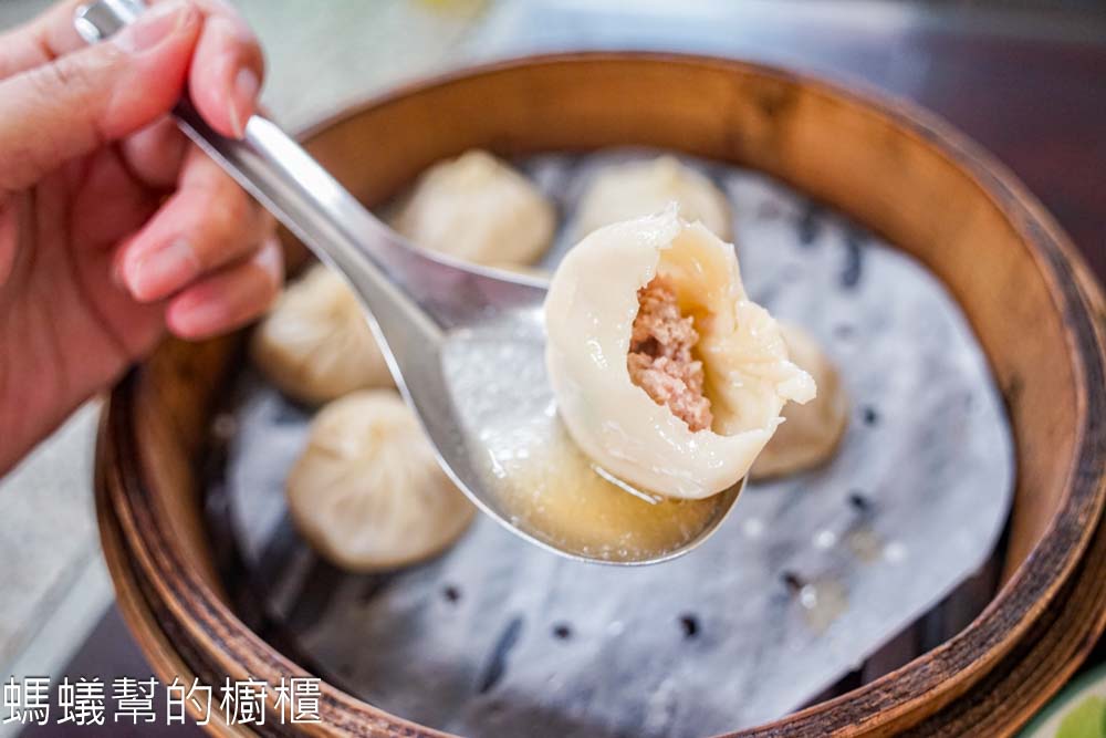 點心樓 | 斗六手工湯包，平價爆汁湯包、紅油抄手，酸辣湯也好吃。