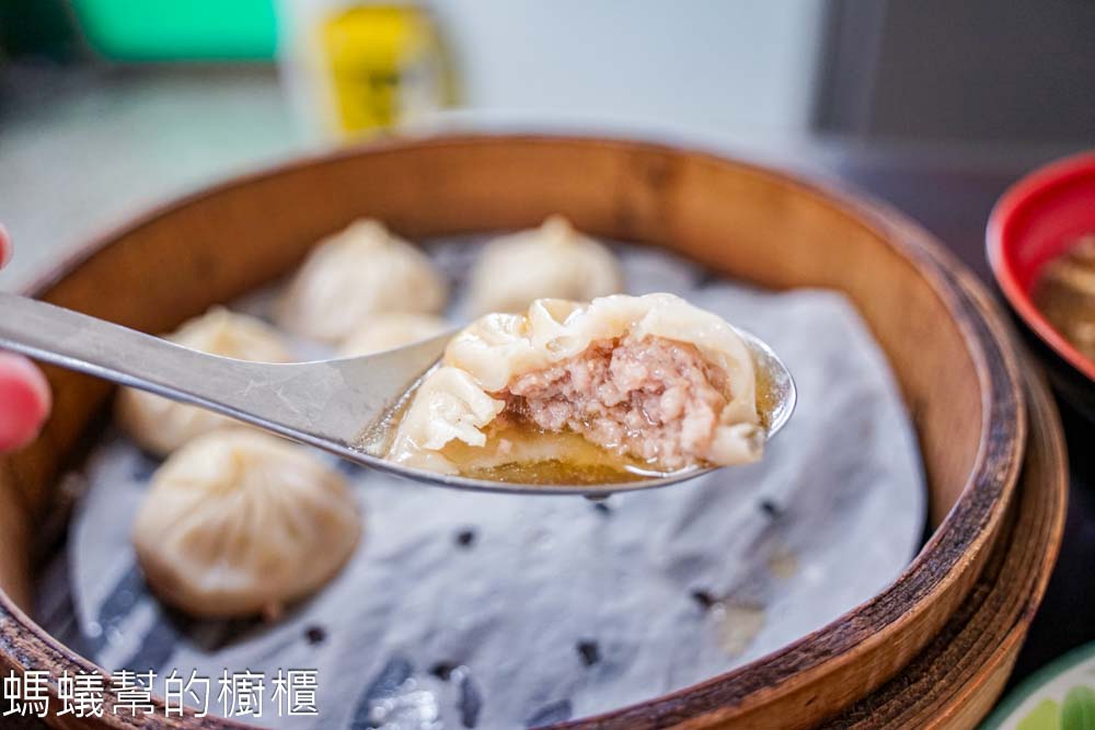 點心樓 | 斗六手工湯包，平價爆汁湯包、紅油抄手，酸辣湯也好吃。