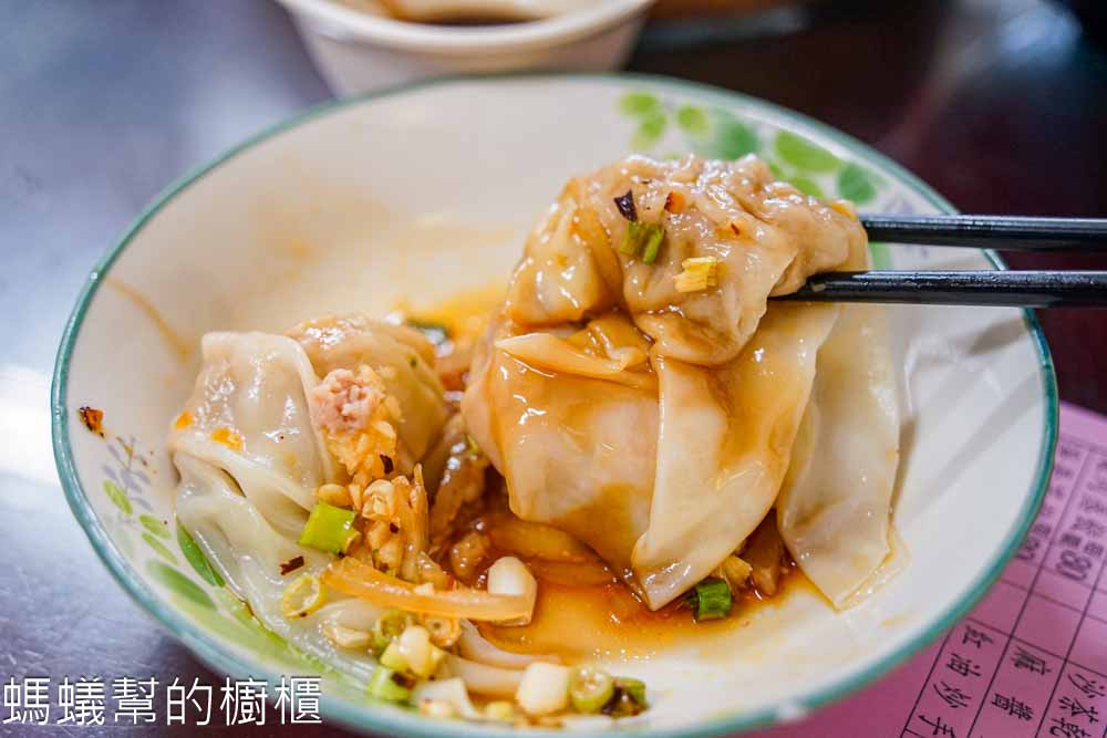 點心樓 | 斗六手工湯包，平價爆汁湯包、紅油抄手，酸辣湯也好吃。