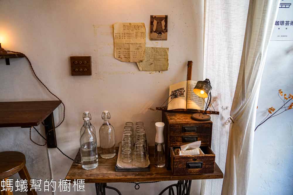 來森もり | 台中西屯區巷子裡甜點咖啡,貓咪出沒,戚風蛋糕用心。