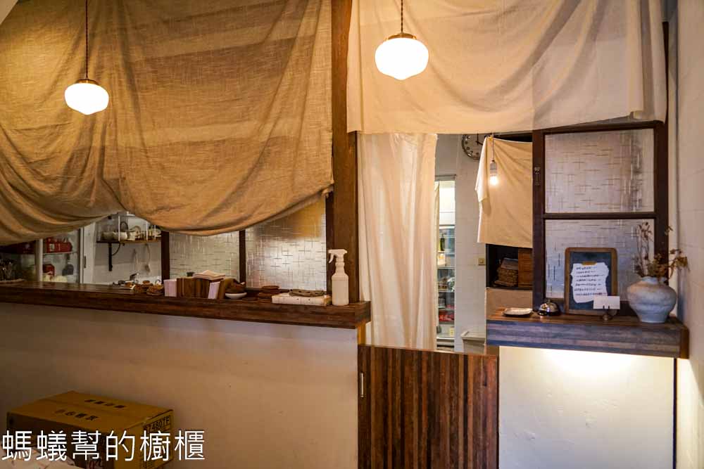 來森もり | 台中西屯區巷子裡甜點咖啡,貓咪出沒,戚風蛋糕用心。