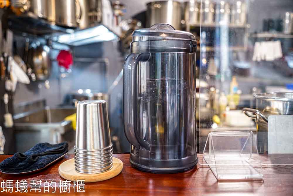 拉麵小徑 | 彰化市拉麵再添一員,販售雞白湯拉麵、叉燒飯。