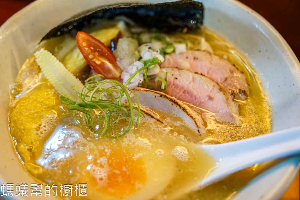 拉麵小徑 | 彰化市拉麵再添一員,販售雞白湯拉麵、叉燒飯。