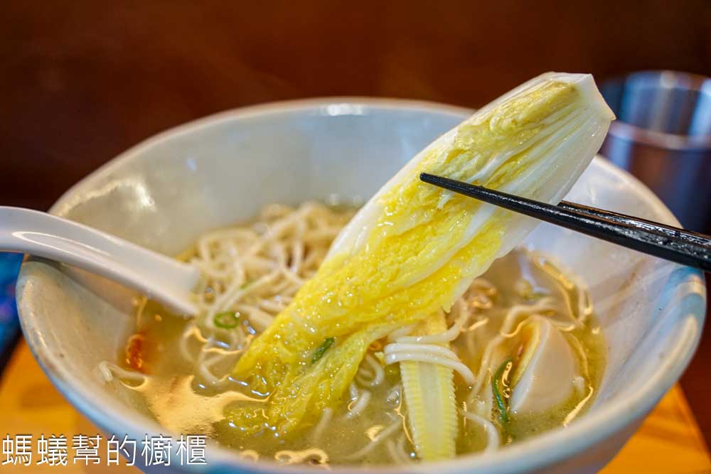 拉麵小徑 | 彰化市拉麵再添一員,販售雞白湯拉麵、叉燒飯。
