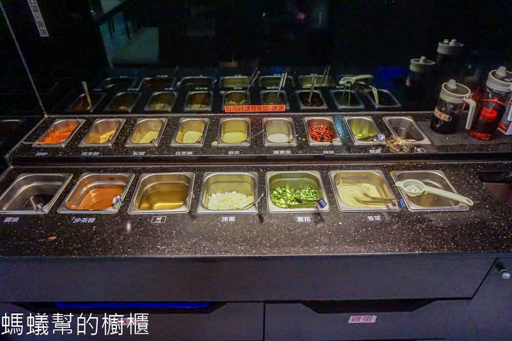 天辣麻辣火鍋(復興南) | 台北麻辣鴛鴦鍋吃到飽,肉類海鮮蔬菜無限自助。
