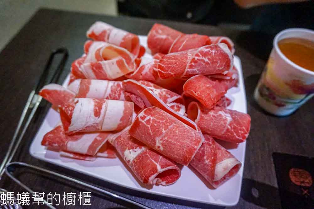 天辣麻辣火鍋(復興南) | 台北麻辣鴛鴦鍋吃到飽,肉類海鮮蔬菜無限自助。