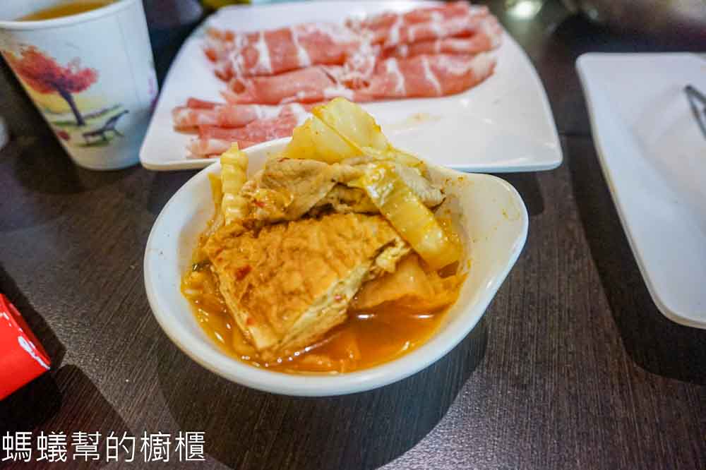天辣麻辣火鍋(復興南) | 台北麻辣鴛鴦鍋吃到飽,肉類海鮮蔬菜無限自助。