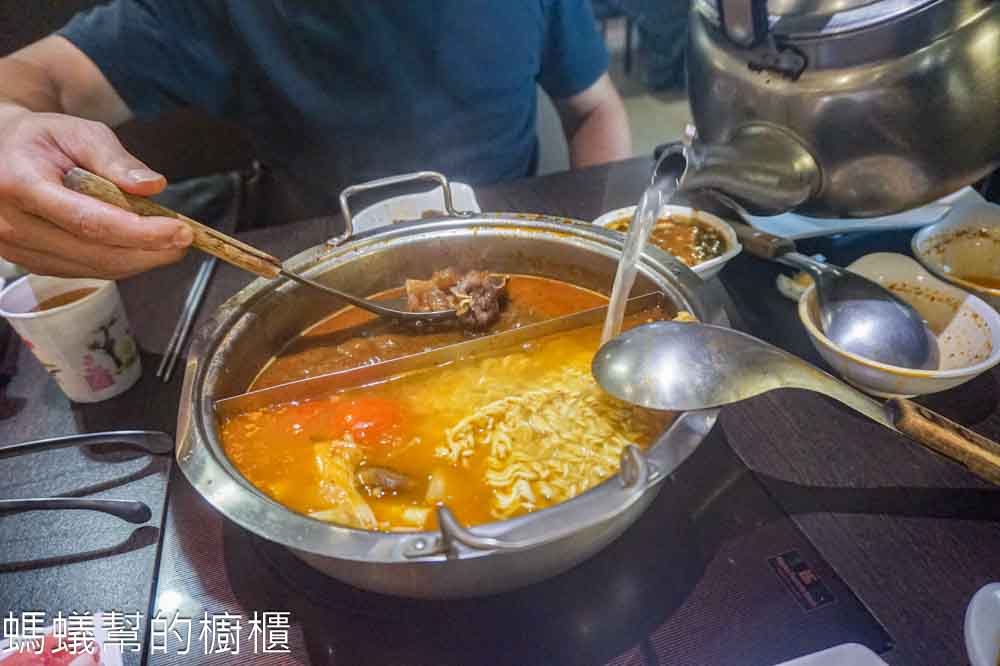 天辣麻辣火鍋(復興南) | 台北麻辣鴛鴦鍋吃到飽,肉類海鮮蔬菜無限自助。