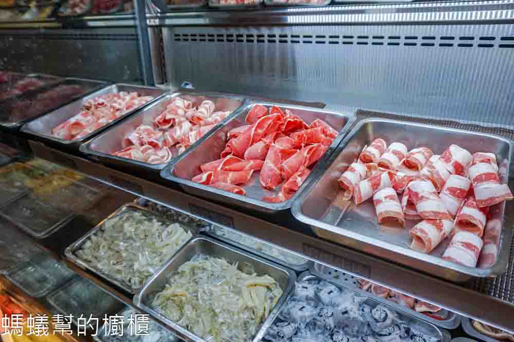 天辣麻辣火鍋(復興南) | 台北麻辣鴛鴦鍋吃到飽,肉類海鮮蔬菜無限自助。