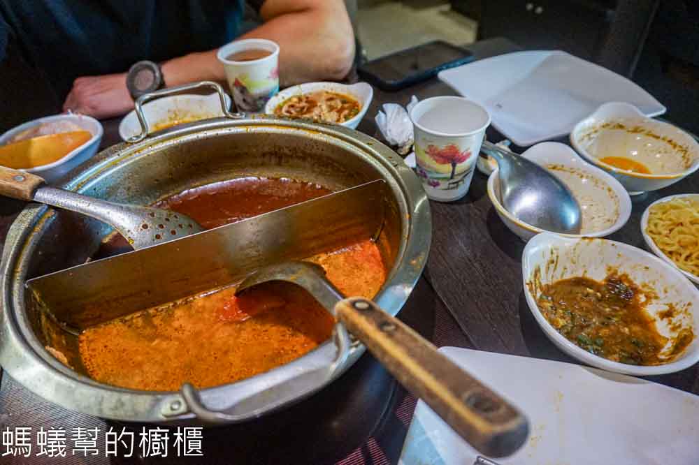 天辣麻辣火鍋(復興南) | 台北麻辣鴛鴦鍋吃到飽,肉類海鮮蔬菜無限自助。