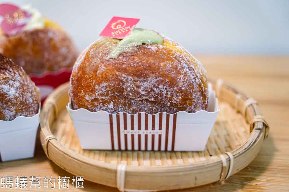 世運烘焙坊 | 彰化也買的到台北最夯的生乳甜甜圈！原味、開心果、巧克力三種口味。