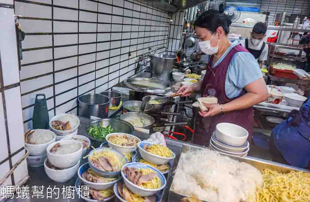 原夜市鴨肉麵 | 新竹市東區炒鴨肉麵，新竹人對鴨肉麵的執著，排隊也要吃。