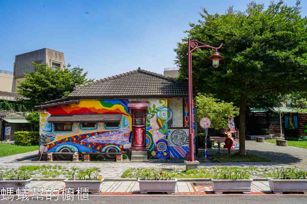 鹿港時代 | 鹿港桂花巷文創選品，鹿角造型霜淇淋，免費套圈圈彈珠檯遊戲。