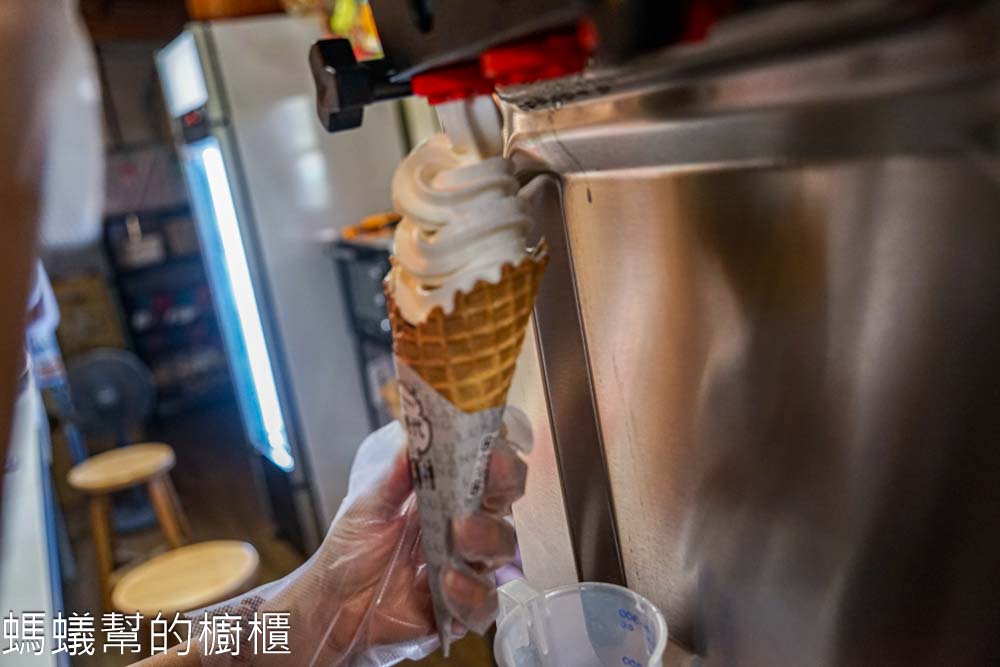 鹿港時代 | 鹿港桂花巷文創選品，鹿角造型霜淇淋，免費套圈圈彈珠檯遊戲。