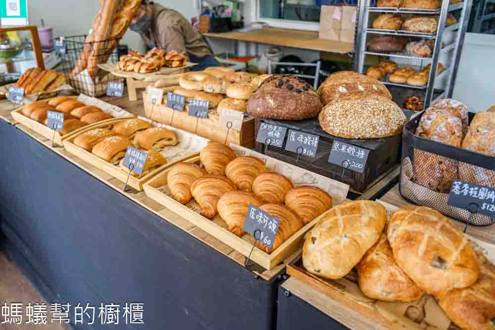 烏邁烘焙工作室 | 大村鄉間小路裡酸種麵包、可頌，只營業週四五六。