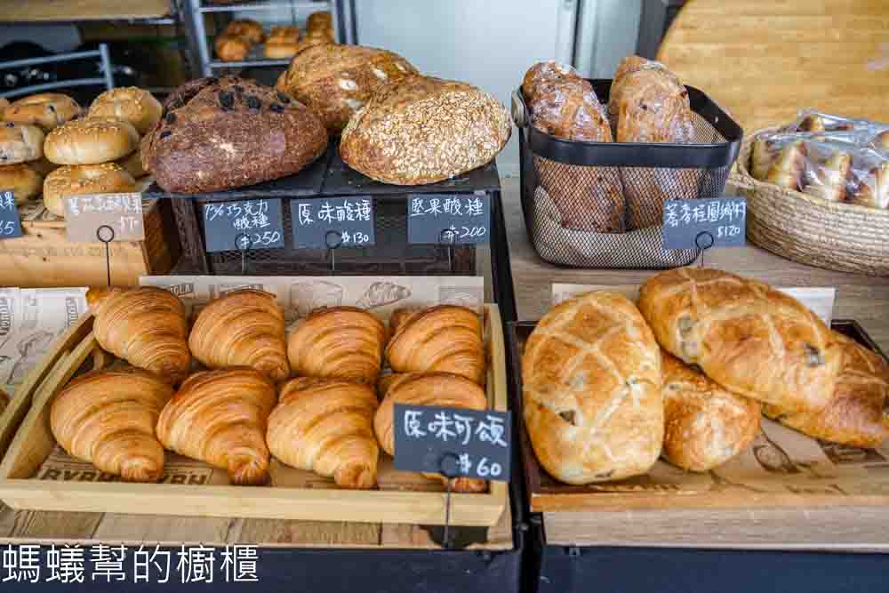 烏邁烘焙工作室 | 大村鄉間小路裡酸種麵包、可頌，只營業週四五六。