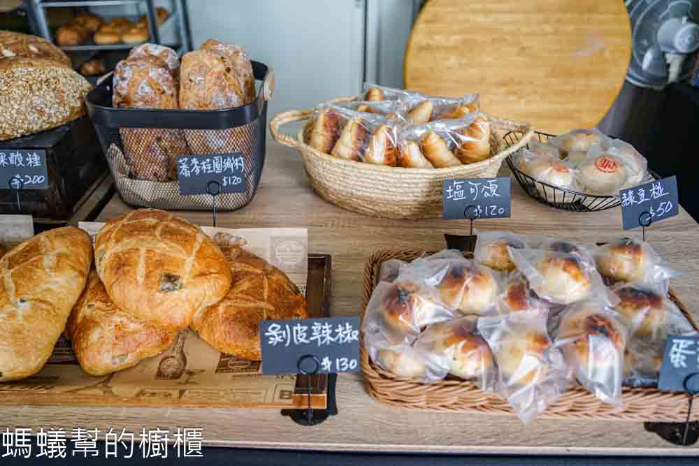 烏邁烘焙工作室 | 大村鄉間小路裡酸種麵包、可頌，只營業週四五六。