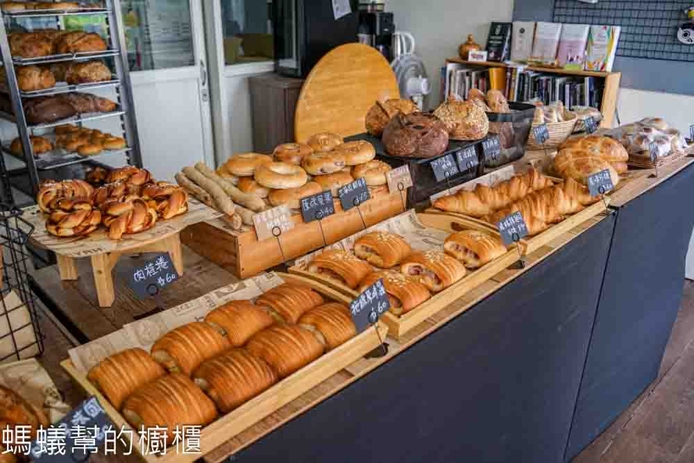 烏邁烘焙工作室 | 大村鄉間小路裡酸種麵包、可頌，只營業週四五六。