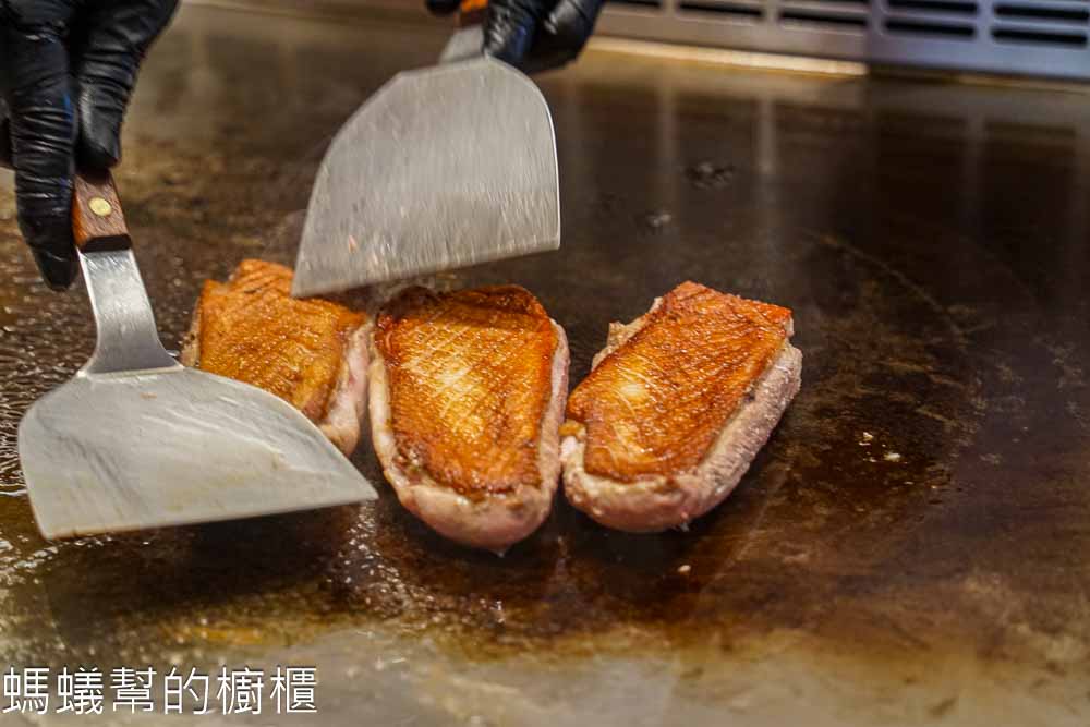 alt="夏登法式鐵板燒 宜蘭櫻桃鴨胸佐黑糖橙汁"