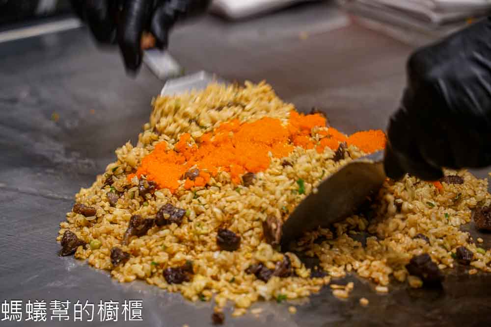 alt="夏登法式鐵板燒 A5和牛牛筋魚卵炒飯"