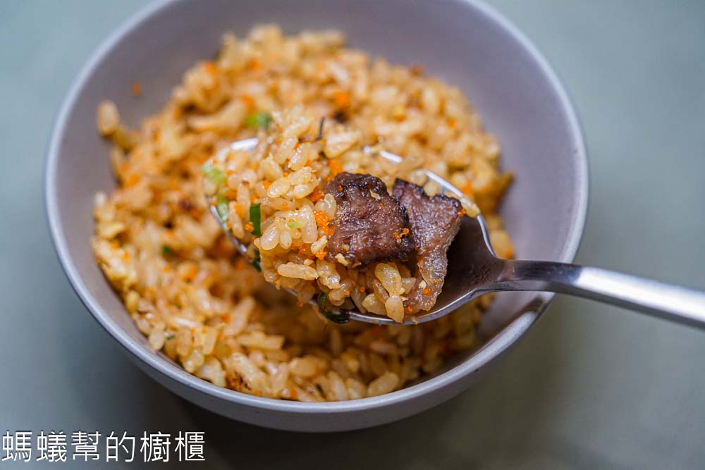 alt="夏登法式鐵板燒 A5和牛牛筋魚卵炒飯"