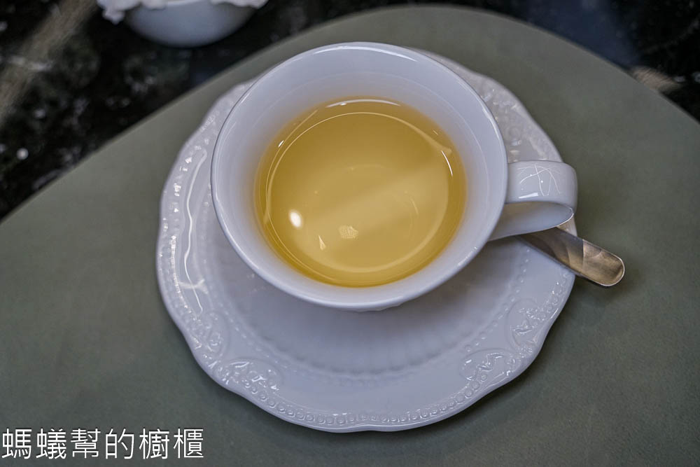 alt="夏登法式鐵板燒 精選花草茶"