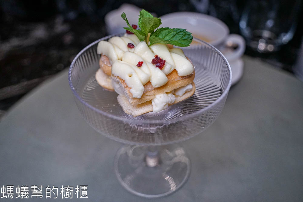 alt="夏登法式鐵板燒 青蘋果夏洛特蛋糕"