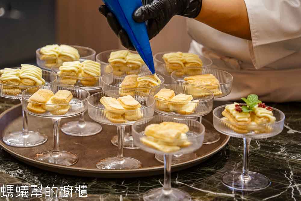 alt="夏登法式鐵板燒 青蘋果夏洛特蛋糕"