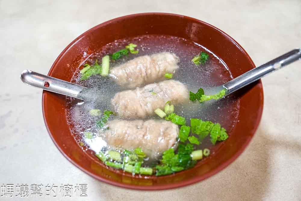 蔡記肉圓 | 新竹城隍廟入口處，蔥肉、筍絲兩種口味，燕丸湯也好喝。