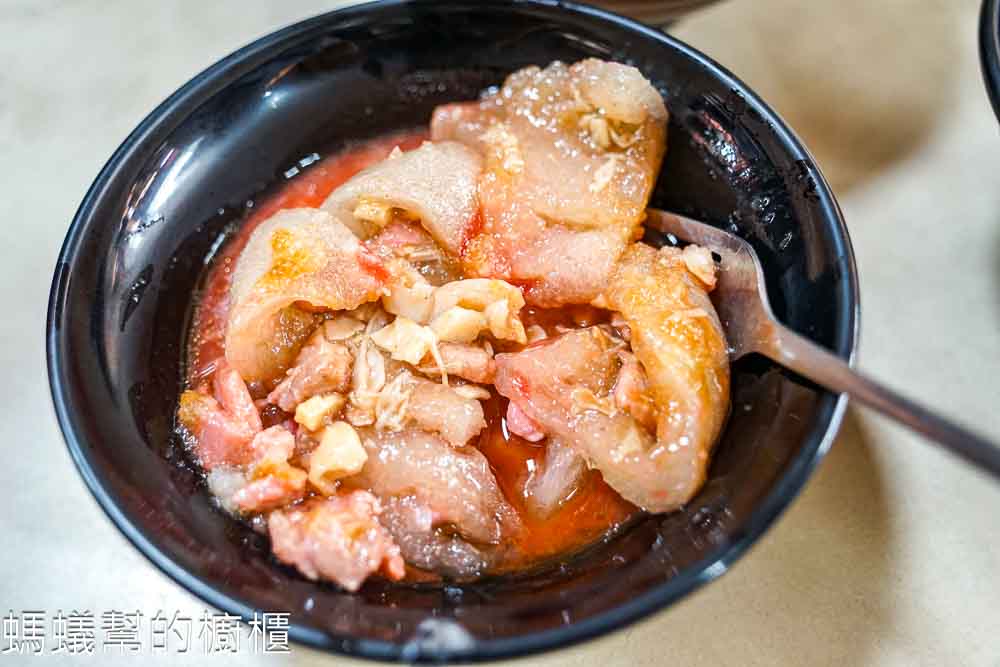 蔡記肉圓 | 新竹城隍廟入口處，蔥肉、筍絲兩種口味，燕丸湯也好喝。