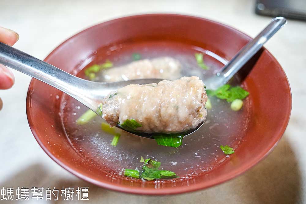 蔡記肉圓 | 新竹城隍廟入口處，蔥肉、筍絲兩種口味，燕丸湯也好喝。