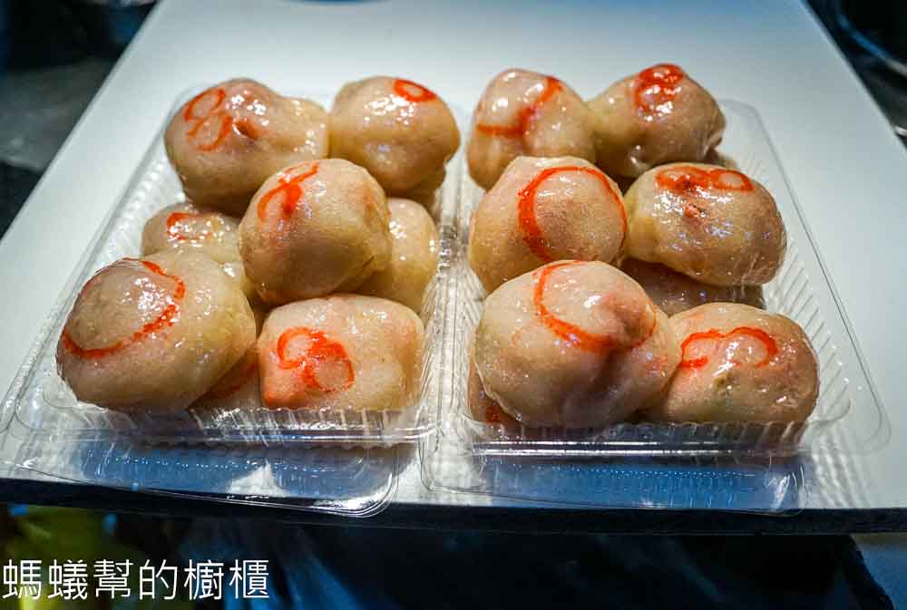 蔡記肉圓 | 新竹城隍廟入口處，蔥肉、筍絲兩種口味，燕丸湯也好喝。