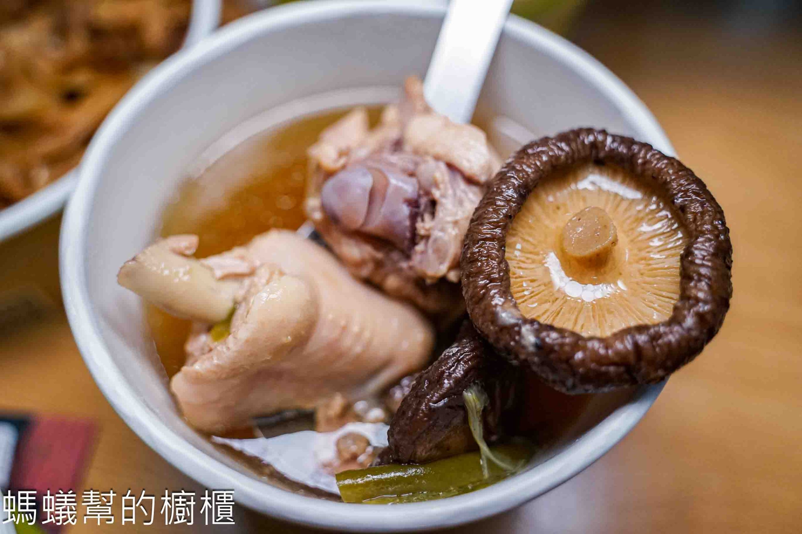 鬍鬚張魯肉飯便當