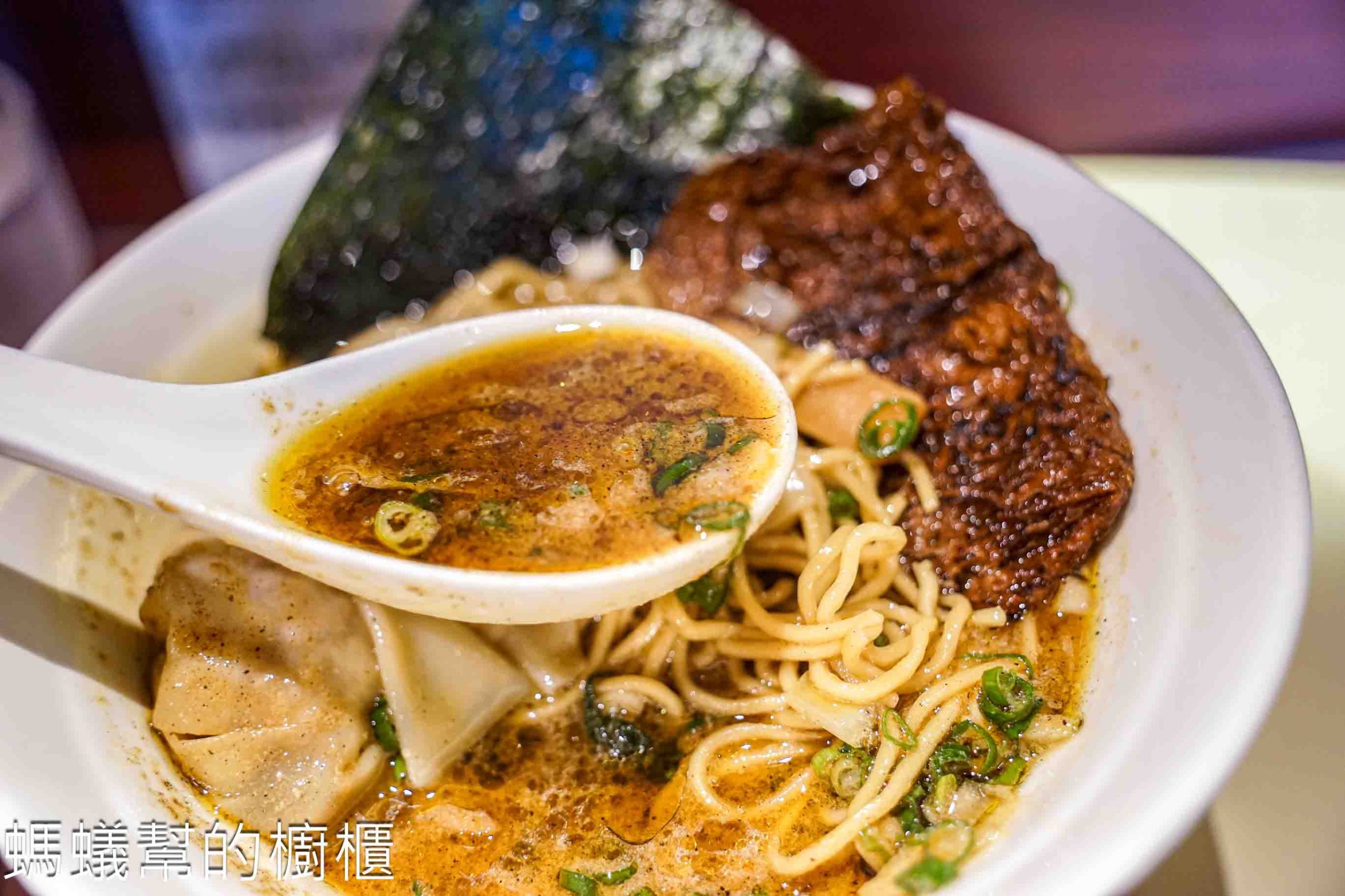 福屋拉麵 | 台中中區火車站附近蔬食拉麵，口味濃郁不吃素的人也會喜歡。