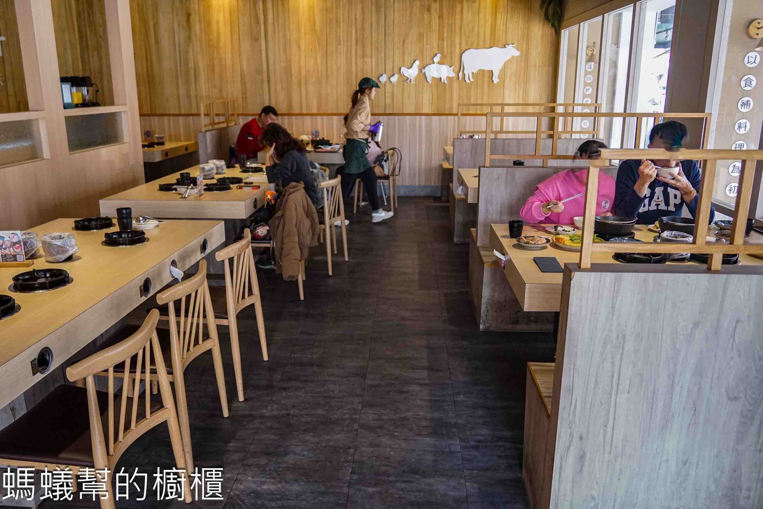 八石什鍋永安店 | 彰化火鍋推薦,自助吧蔬菜新鮮種類多,麻油燒酒系列冬日激推!