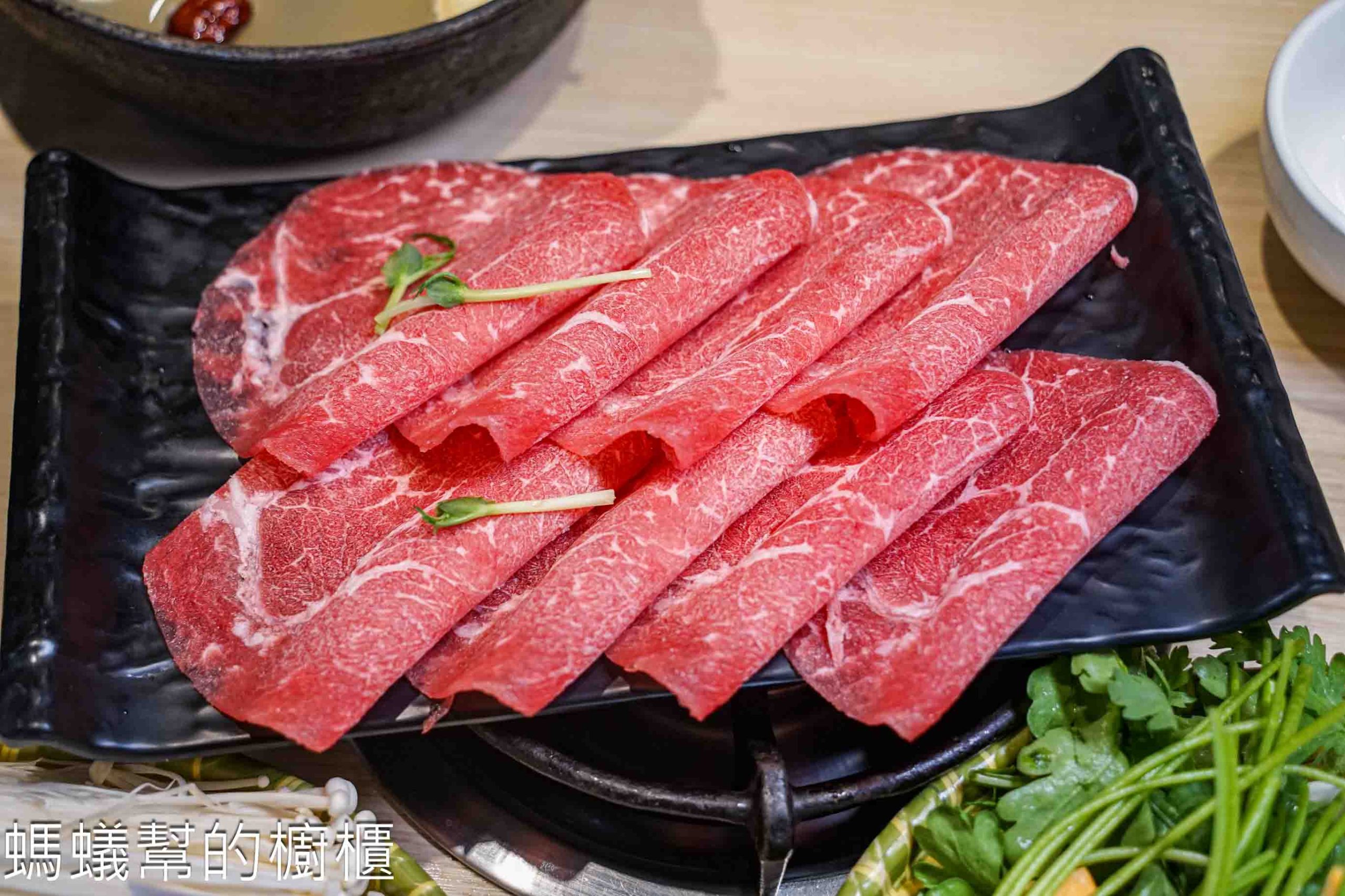 八石什鍋永安店 | 彰化火鍋推薦,自助吧蔬菜新鮮種類多,麻油燒酒系列冬日激推!