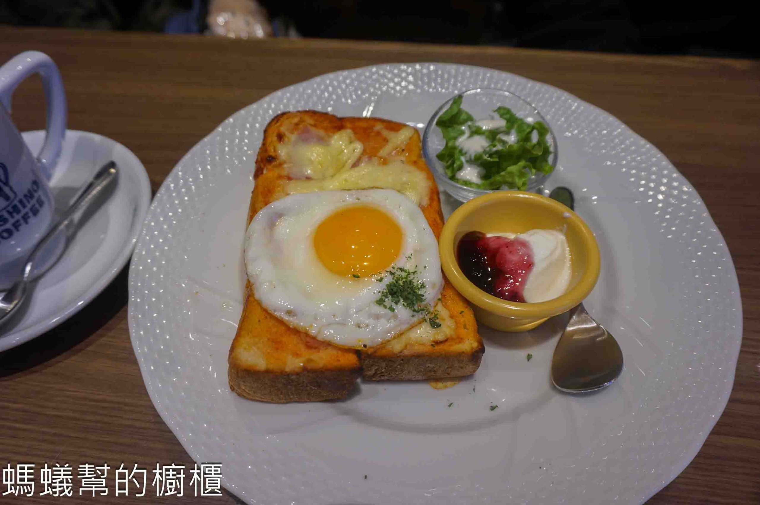 星乃珈琲店淺草店 | 日本連鎖昭和風格珈琲館，供應厚鬆餅、早餐套餐、義大利麵。