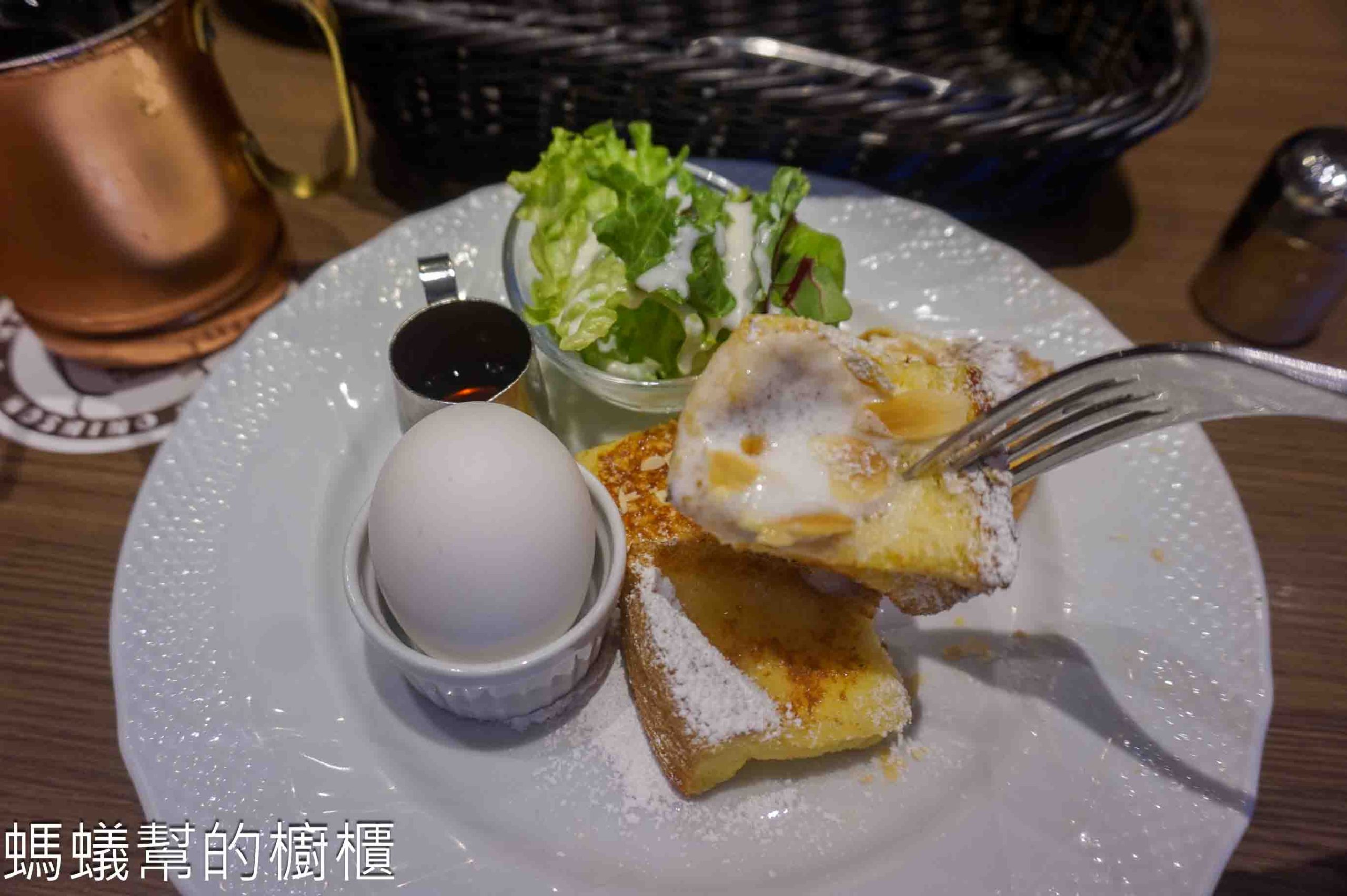 星乃珈琲店淺草店 | 日本連鎖昭和風格珈琲館，供應厚鬆餅、早餐套餐、義大利麵。