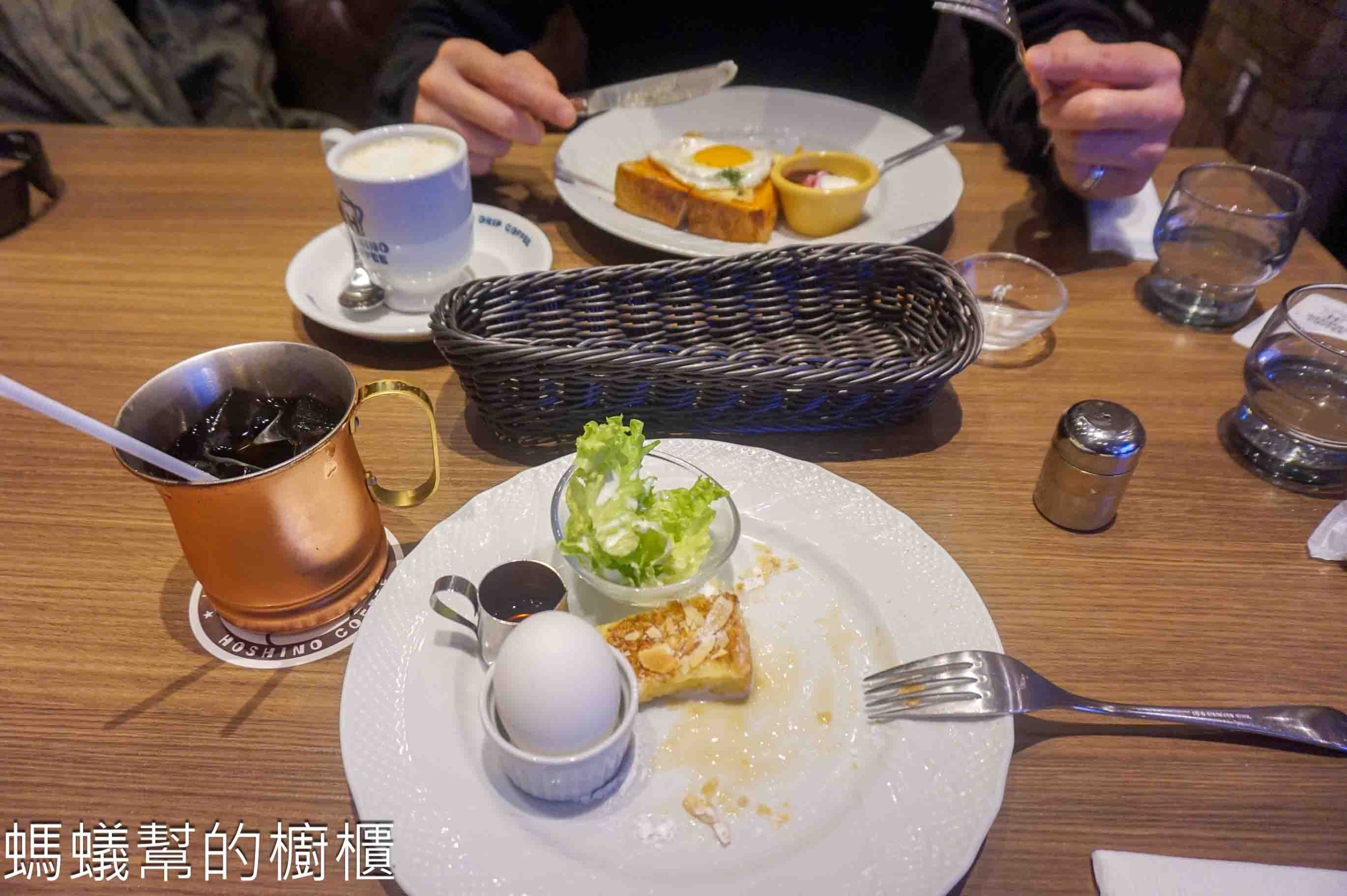 星乃珈琲店淺草店 | 日本連鎖昭和風格珈琲館，供應厚鬆餅、早餐套餐、義大利麵。