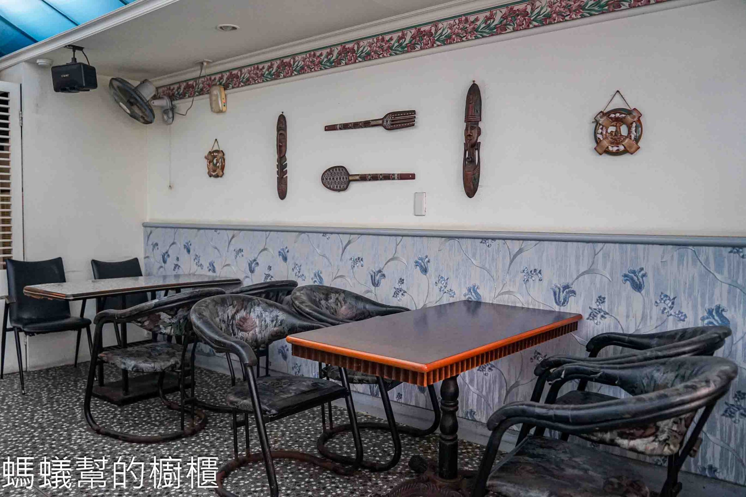 金G園簡餐．咖啡 | 台中西區美食，炸雞腿、炸排骨，二樓吃簡餐。